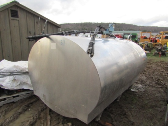 1000 GALLON MUELLER BULK TANK