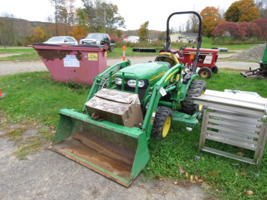 JOHN DEERE 2720 W/ JOHN DEERE 200CX LOADER