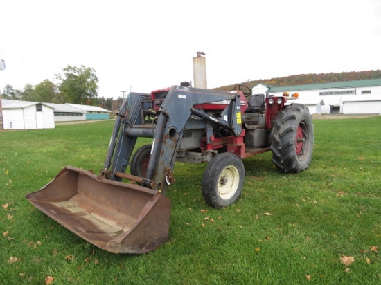 MASSEY FERGUSON 1100 TRACTOR 2WD W/ALLIED 695 LOADER