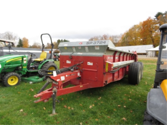 MASSEY FERGUSON SP3724 MANURE SPREADER