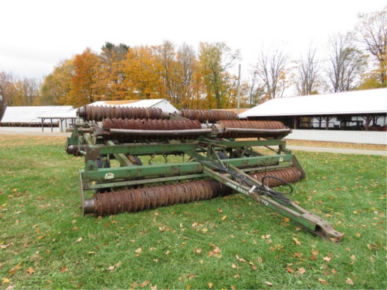 JOHN DEERE 970 24FT BIFOLD CULTIMULCHER