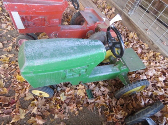 JOHN DEERE 30 SERIES PEDAL TRACTOR
