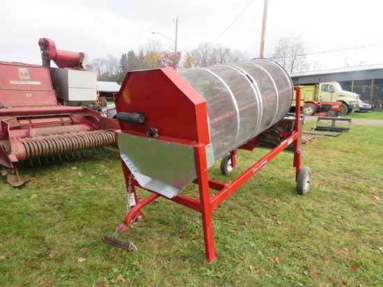 FARM KING 360 GRAIN CLEANER ONLY 2 YEARS OLD