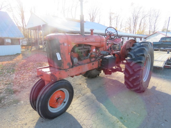 ALLIS CHALMERS TRACTOR  NARROW FRONT END