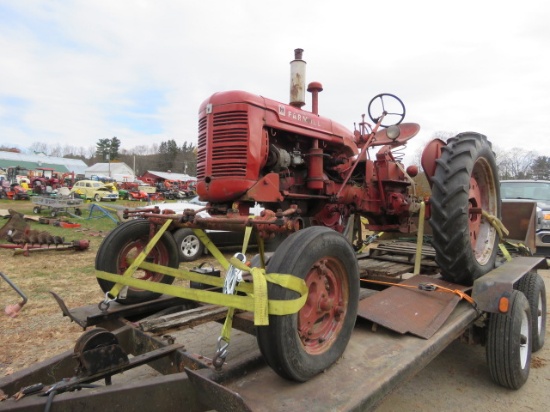 FARMALL SUPER C 2WD HAS 1 NEWER RIMON BACK NEW CARBORATOR