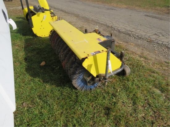 JOHN DEERE COMPACT TRACTOR