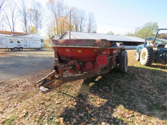 NEW HOLLAND 519 MANURE SPREADER