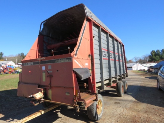 970 GEHL CORN SILAGE SELF UNLOADING WAGON W/ EXTENABLE TONGUE