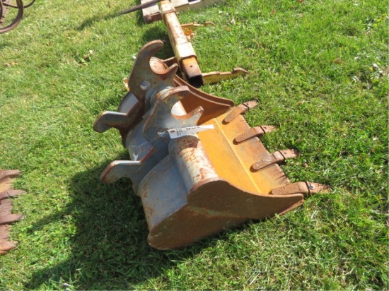 JOHN DEERE 24" 40 CUFT EXCAVATOR BUCKET 23"