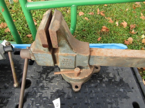 RIDGE GREY VISE