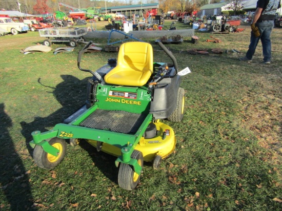 JOHN DEERE ZERO TURN MOWER Z225 42" 544 HRS