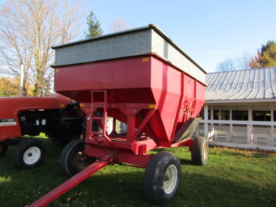 400+ BUSHEL GRAVITY WAGON WITH EXTENSION SIDES
