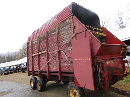 NEW HOLLAND SILAGE WAGON