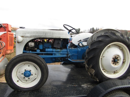 FORD 8N RUNS AS IT SHOULD