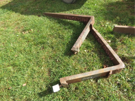 1 SET OF PALLET FORKS