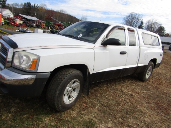 2005 DODGE DAKOTA W/CAP