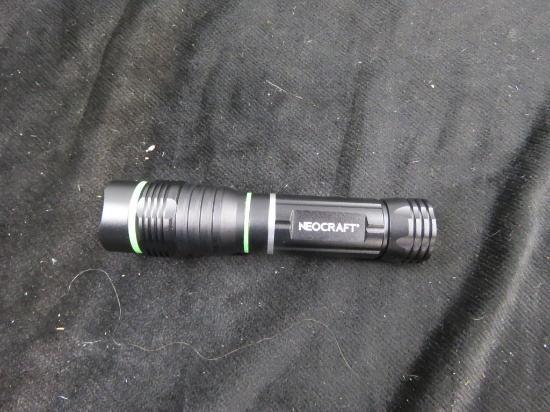 NEOCRAFT MAGNETIC LED FLASHLIGHT