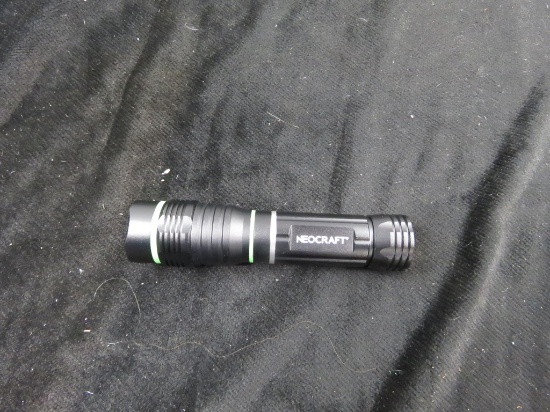 NEOCRAFT MAGNETIC LED FLASHLIGHT