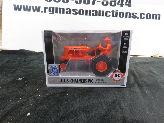 ERTL 75 ALLIS CHALMERS WC  W/ FARMER/AVEC AGRICULTEUR