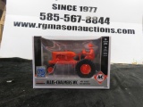 ERTL 75 ALLIS CHALMERS WC  W/ FARMER/AVEC AGRICULTEUR