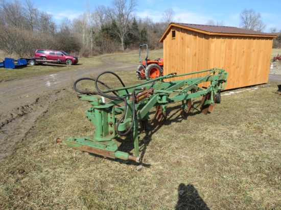 JOHN DEERE 4 BOTTOM SEMI MOUNT PLOW