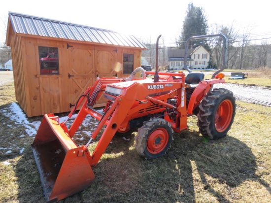 KUBOTA L2350TRACTOR WITH LB400 LOADER