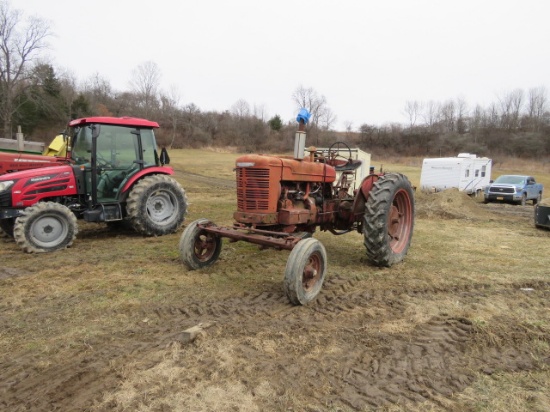 FARMALL M TRACTOR  WIDE FRONT END 1 SET OF OUTLETS, 540 PTO HAS BEEN SITTING DOESN’T CURRENTLY RUN