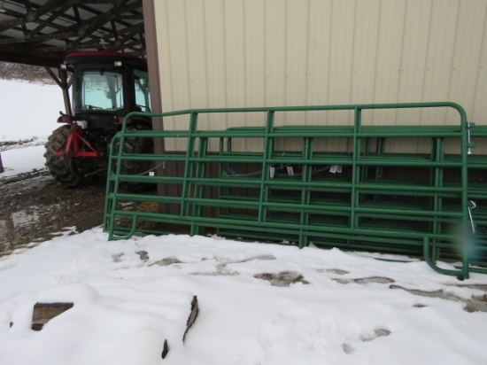 NEW 12FT RAISED CORRAL PANEL HAS A BEND