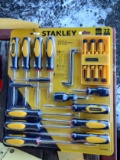 NEW STANLEY 22 PIECE SCREWDRIVER SET