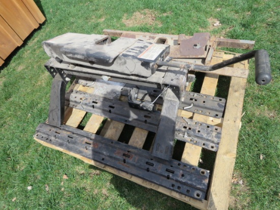 REESE 5TH WHEEL HITCH