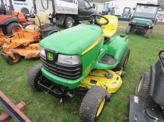 JOHN DEERE X700 UTIMATE RIDING LAWN TRACTOR