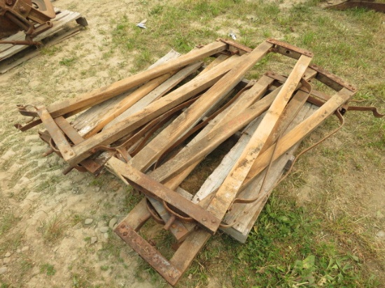 WOOD STANTIONS (6)