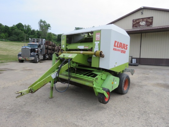 CLAAS ROLLANT 250 ROUND BALER
