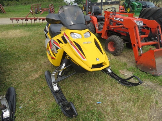 2005 SKI-DOO MX2 BOMBADIER ROTAX 550F SNOWMOBILE