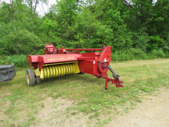 NEW HOLLAND HAYLINER 273 SQUARE BALER