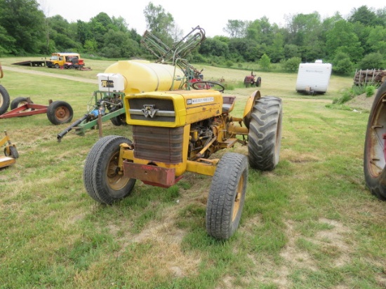 MASSEY FERGUSON 2135 TRACTOR