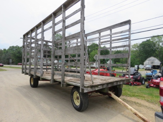 WOOD SQUARE BALE WAGON ON NEW HOLLAND RUNNING GEAR