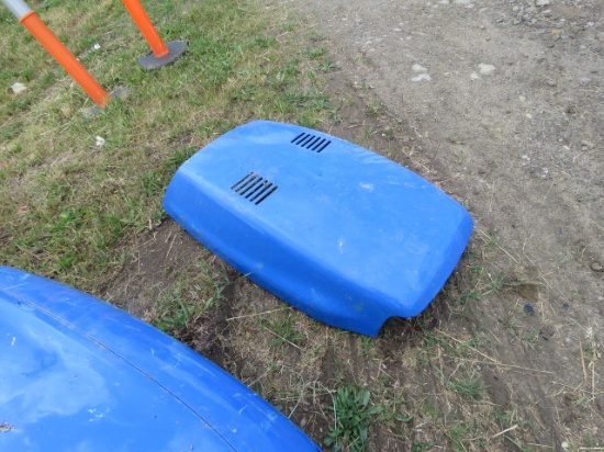 NEW HOLLAND HOOD