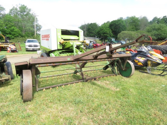 PEQUEA 910 GROUND DRIVEN AMISH TEDDER ON STEEL WHEELS