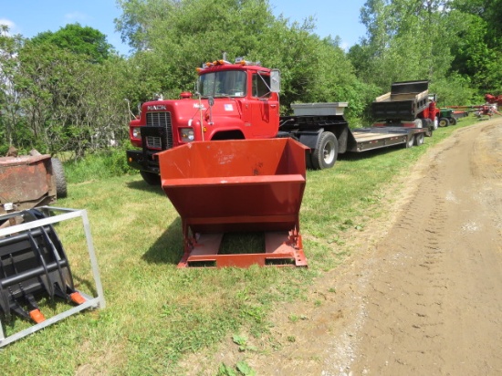 FORKLIFT 2 CYLNDER SELF DUMPING 2 CUBIC YARD HOPPER BOX