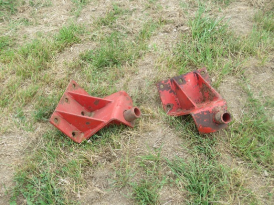 2 LOADER BRACKETS