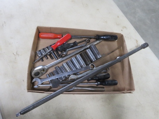 RATCHETS SOCKETS, SCREWDRIVERS & LONG BREAKER BAR