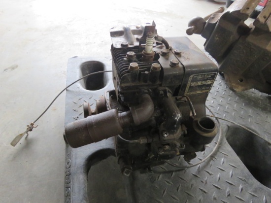 BRIGGS & STRATTON ENGINE