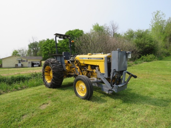 INTERNATIONAL 444 TRACTOR 2673 HOURS