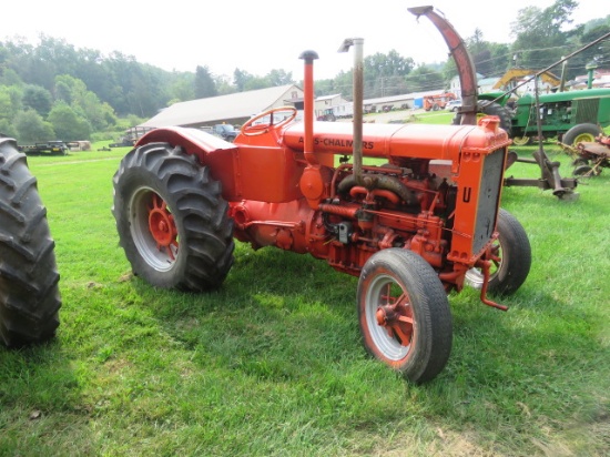 ALLIS CHALMERS U TRACTOR WIDE FRONT