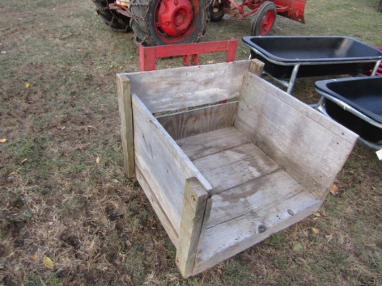 CARRY ALL 3PT HITCH WITH WOOD BOX