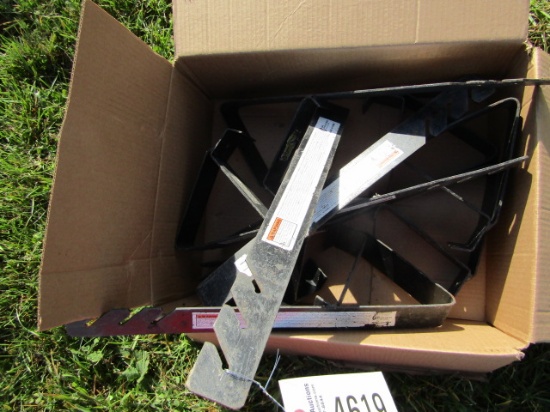 BOX OF LADDER JACKS