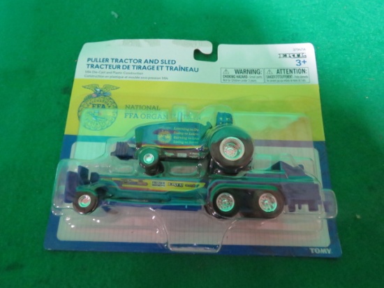 ERTL NATIONAL FFA ORGANIZATION PULLER TRACTOR AND SLED