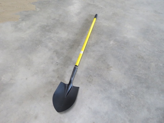 NEW ROUND POINT SHOVEL WITH FIBERGLASS HANDLE
