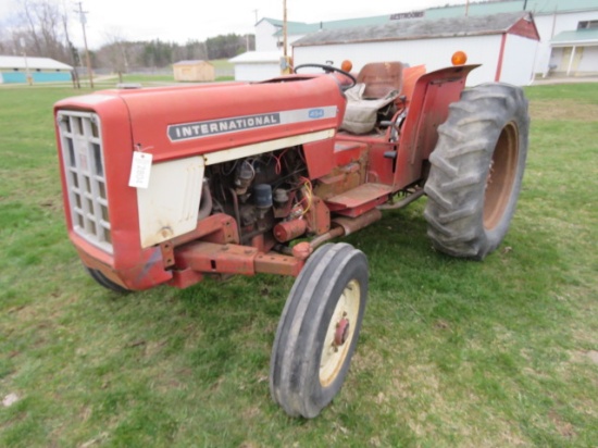 INTERNATIONAL 454 WIDE FRONT TRACTOR GAS